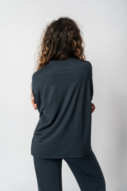Round-Neck Long-Sleeve Shirt